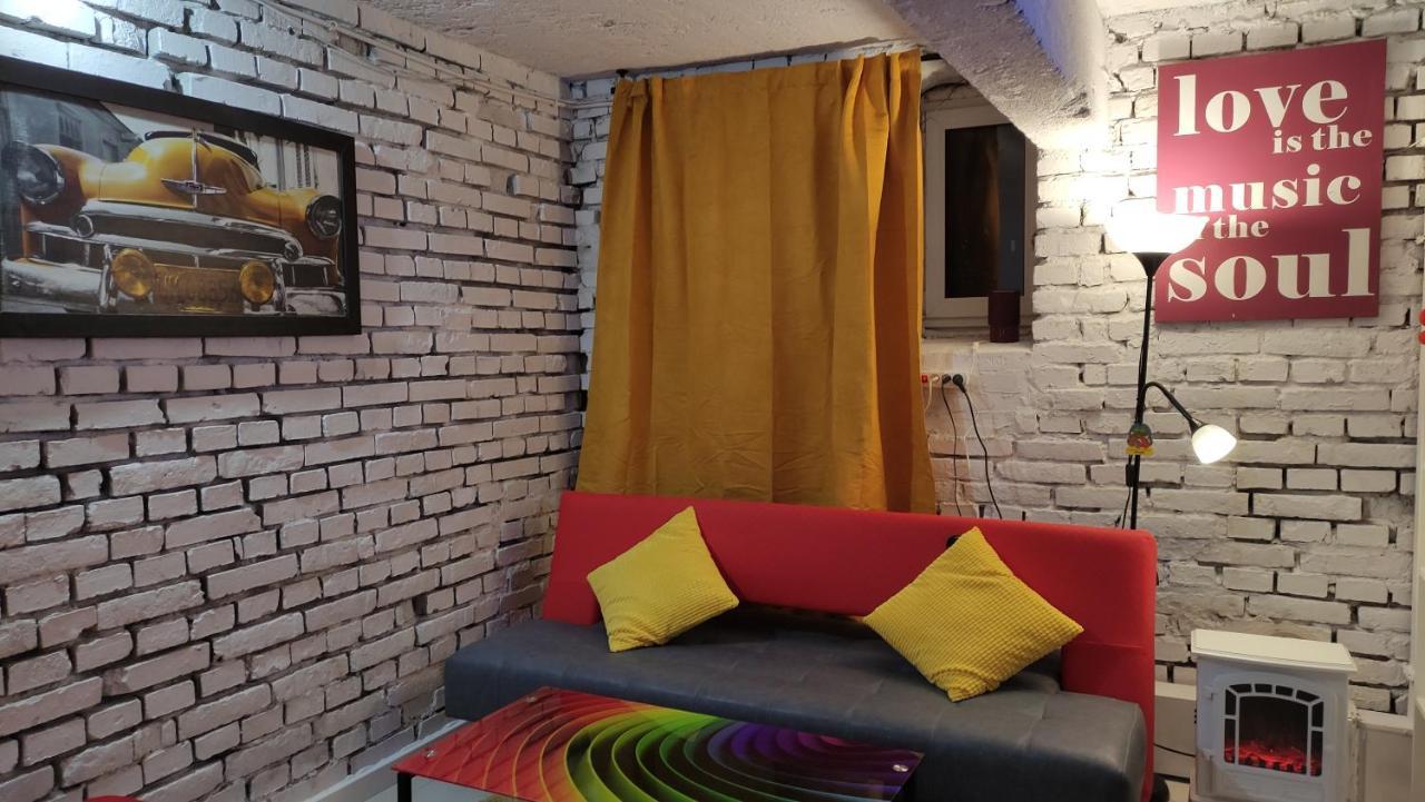 Cosy Dungeon Double Room With Ac Krasków Dış mekan fotoğraf