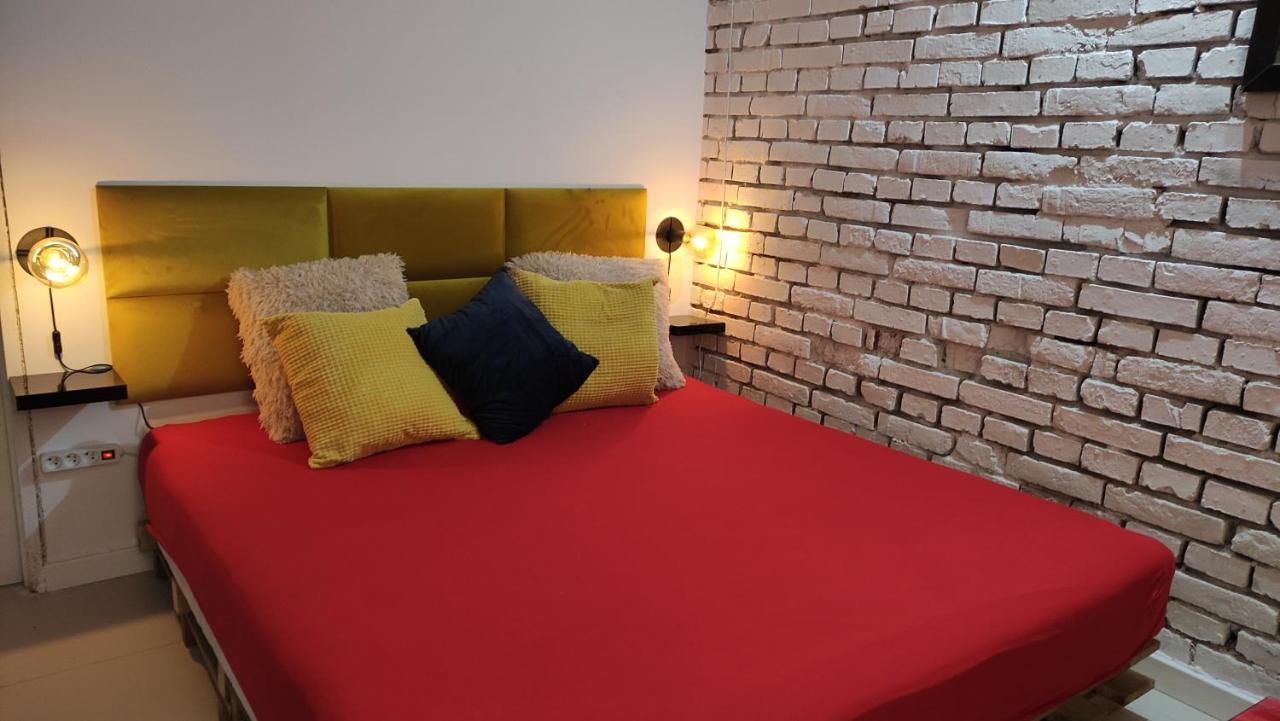 Cosy Dungeon Double Room With Ac Krasków Dış mekan fotoğraf