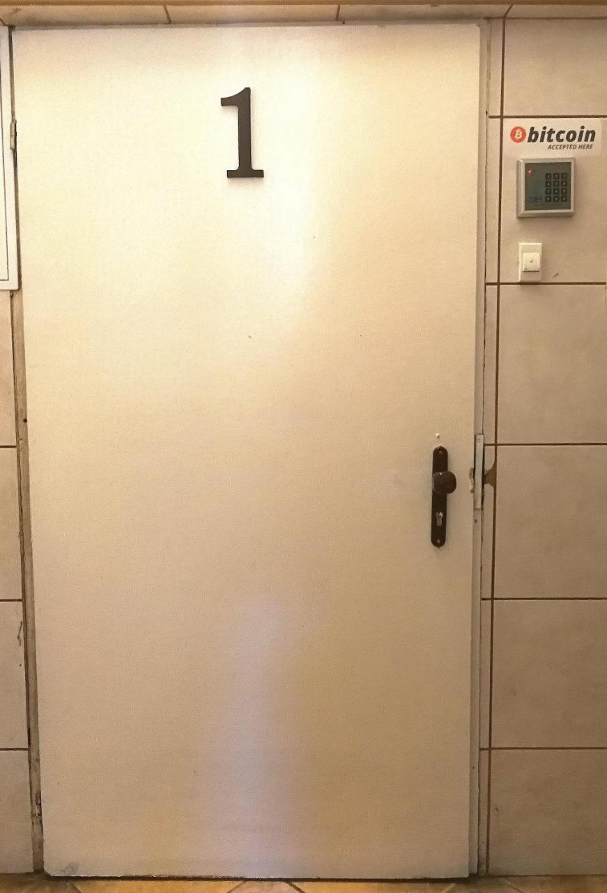 Cosy Dungeon Double Room With Ac Krasków Dış mekan fotoğraf