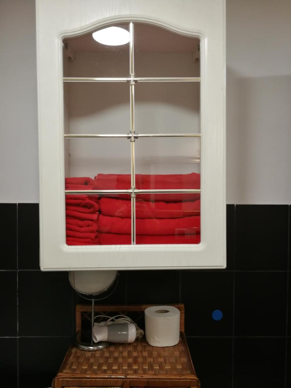 Cosy Dungeon Double Room With Ac Krasków Dış mekan fotoğraf