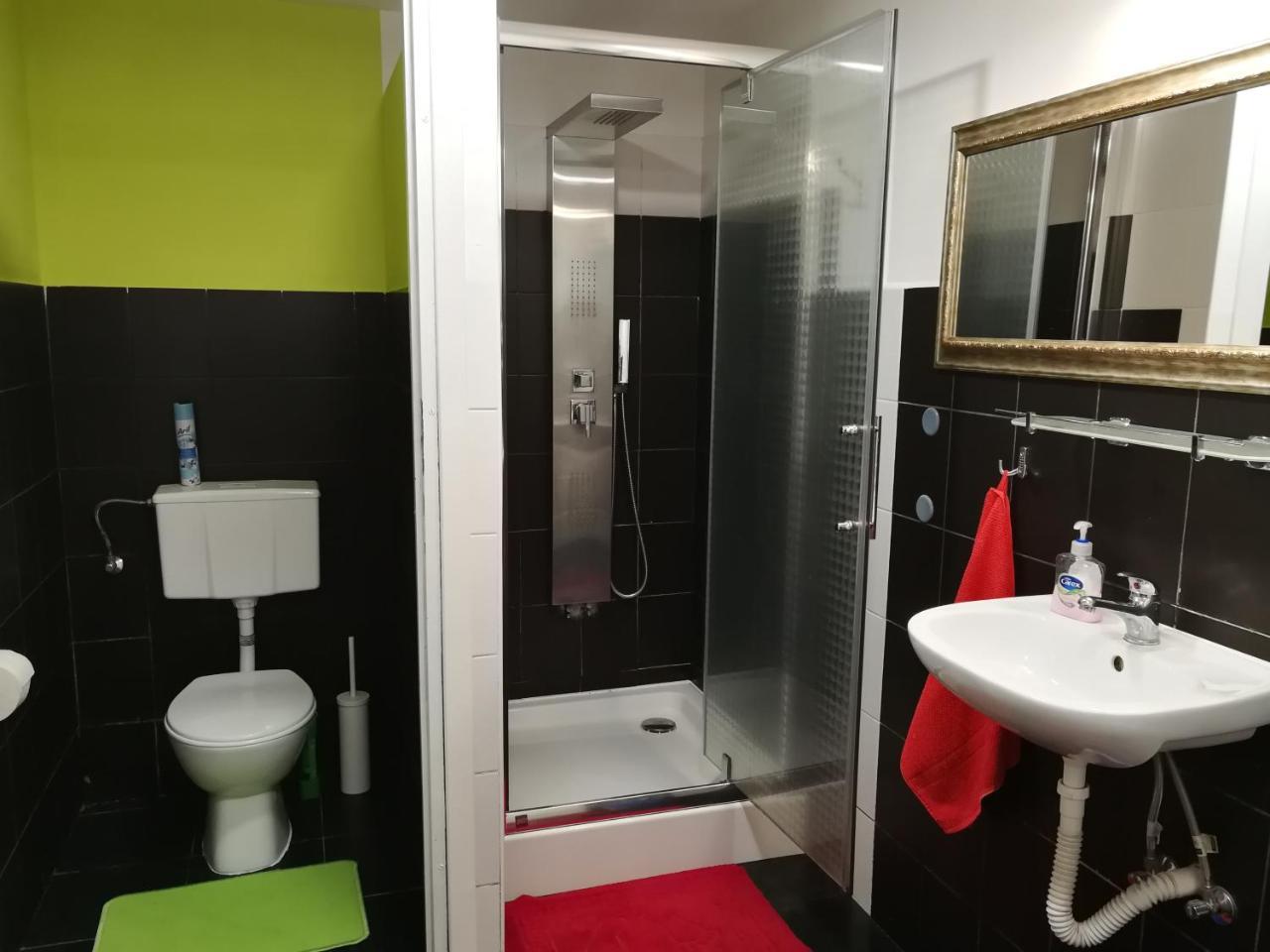 Cosy Dungeon Double Room With Ac Krasków Dış mekan fotoğraf